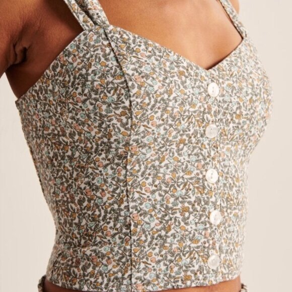 A&F Button Front Tank - Picture 2 of 6